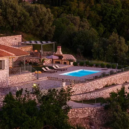 Вилла Aurora Атанион